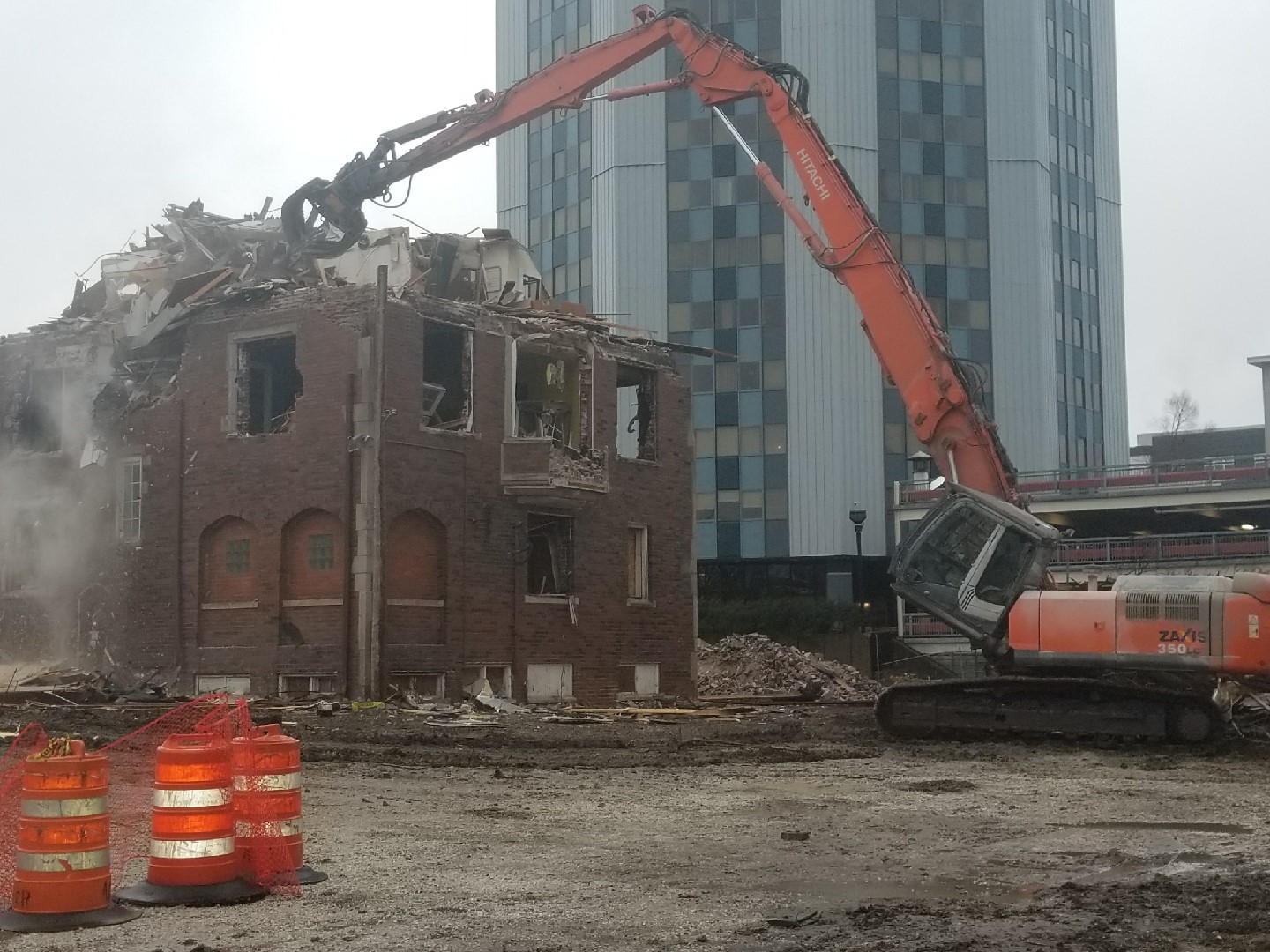High Reach Demolition - Earth Services, Benton, Illinois